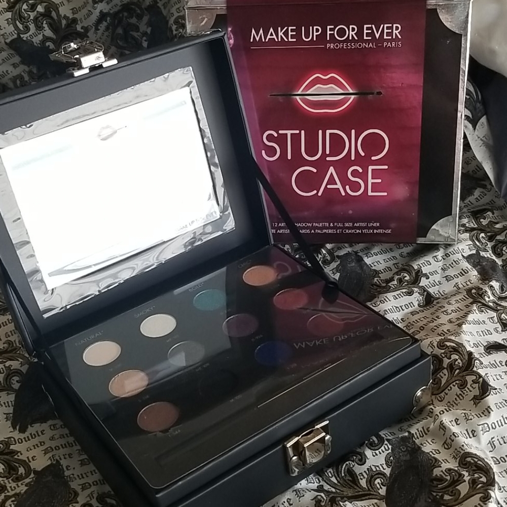 Make Up For Ever kit